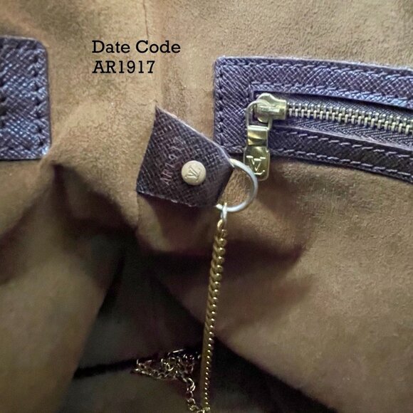 Authentic Louis Vuitton Damier Marais Bucket Bag with Accessory Pouch, Gorgeous! - Picture 10 of 16